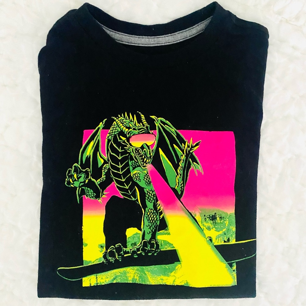 👍🏽Boys Old Navy Anime Dragon Graphic T Shirt SZ 6